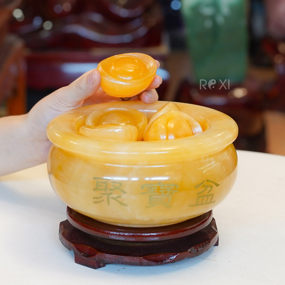 Bát tụ bảo phong thủy đá tự nhiên tại ROXI