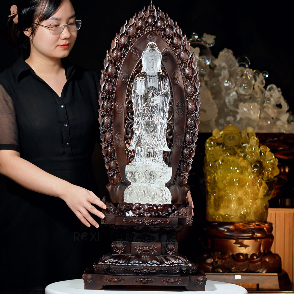 TƯỢNG QUAN ÂM BỒ TÁT THẠCH ANH TRẮNG VIP 7,58KG (NGUYÊN ĐÁ) TƯỢNG QUAN ÂM BỒ TÁT THẠCH ANH TRẮNG VIP 7,58KG (NGUYÊN ĐÁ)