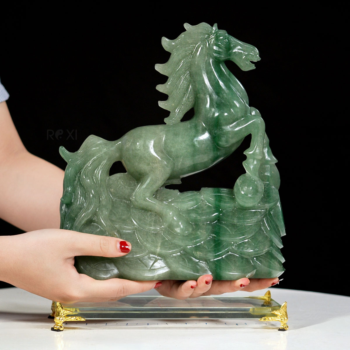 Tượng ngựa đá phong thủy thạch anh xanh tự nhiên 4,21kg Tượng ngựa đá phong thủy thạch anh xanh tự nhiên 4,21kg