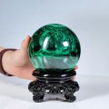 QUẢ CẦU ĐÁ KHỔNG TƯỚC MALACHITE (ĐÁ LÔNG CÔNG) 2,4KG - 10,6CM + ĐẾ ĐEN