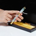 QUÀ TẶNG SẾP - BÚT KÝ NGỌC PHỈ THÚY TỰ NHIÊN (MẪU 3)