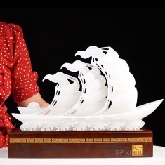 THUYỀN BUỒM - THUẬN BUỒM XUÔI GIÓ BẠCH NGỌC 43CM