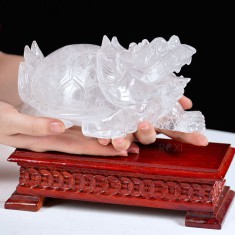 LONG QUY THẠCH ANH TRẮNG 2,3KG