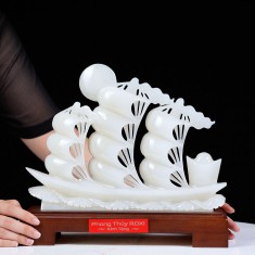 THUYỀN BUỒM - THUẬN BUỒM XUÔI GIÓ BẠCH NGỌC 30CM (MẪU 2)