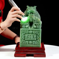 ẤN RỒNG THẠCH ANH XANH 7,79KG - 26CM