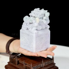 ẤN RỒNG NGỌC PHỈ THÚY TỰ NHIÊN 1,15KG - 12CM