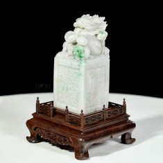 ẤN RỒNG NGỌC PHỈ THÚY TỰ NHIÊN 1,1KG - 13,5CM