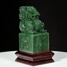 ẤN RỒNG THẠCH ANH XANH 3,65KG - 21CM