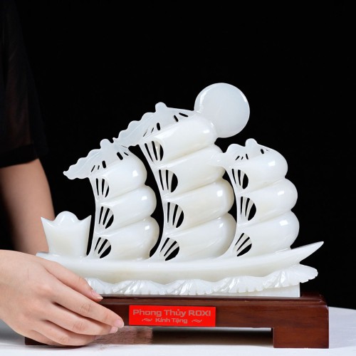 THUYỀN BUỒM - THUẬN BUỒM XUÔI GIÓ BẠCH NGỌC 30CM (MẪU 1)