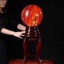 QUẢ CẦU ĐÁ OBSIDIAN ĐỎ 29,95KG - 30CM + ĐÔN XOAY CÓ ĐÈN